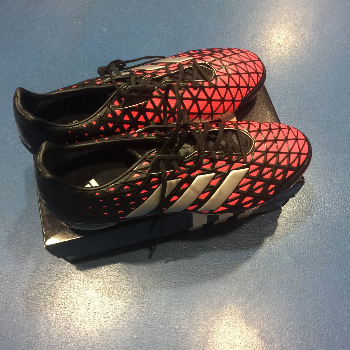 Mickkearney06's tweet photo. Big thank you to @Steph_Bradley and @adidasUK for making the process of getting fabricated boots extremely easy! #bogeytoe #extrastiff https://t.co/6qDnMLBFhc