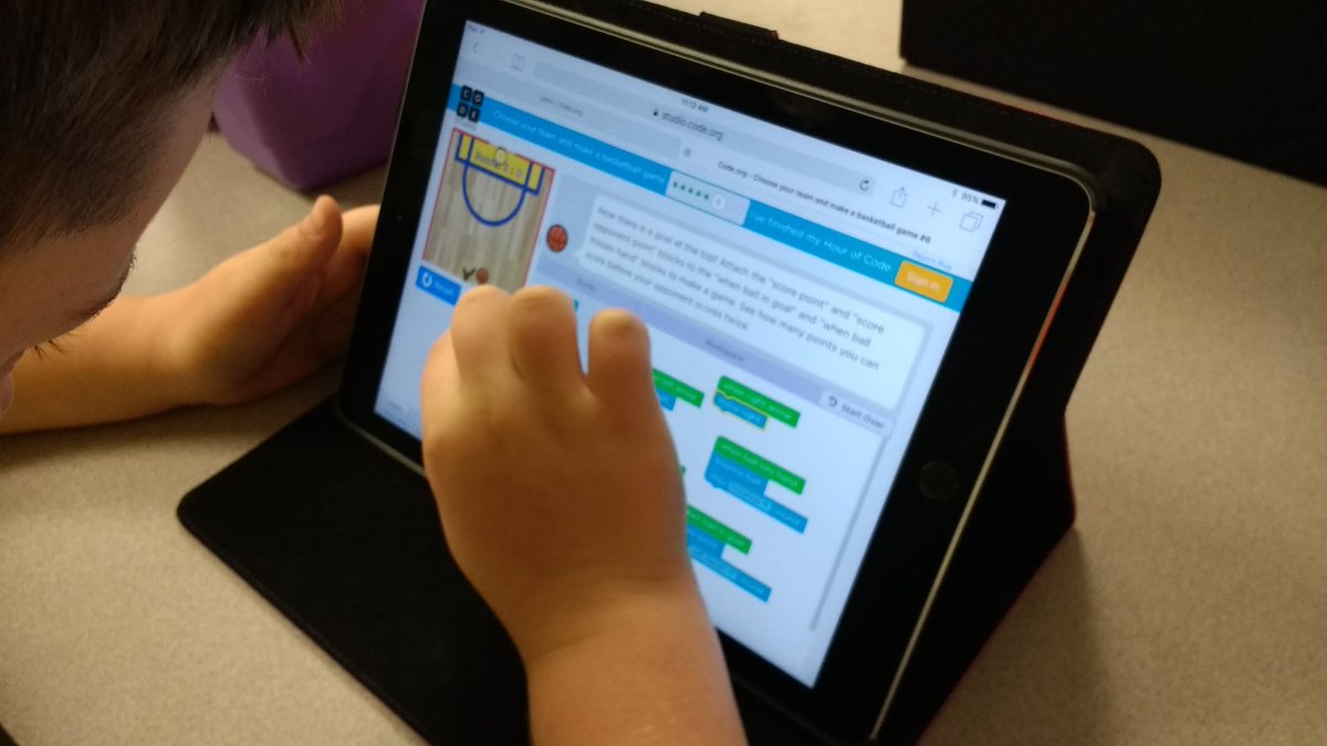 SesSTEM's tweet image. @seshornets in 3rd grade design their own game. #HourofCode #CSEduWeek @KCSEdTech @kcstechstory