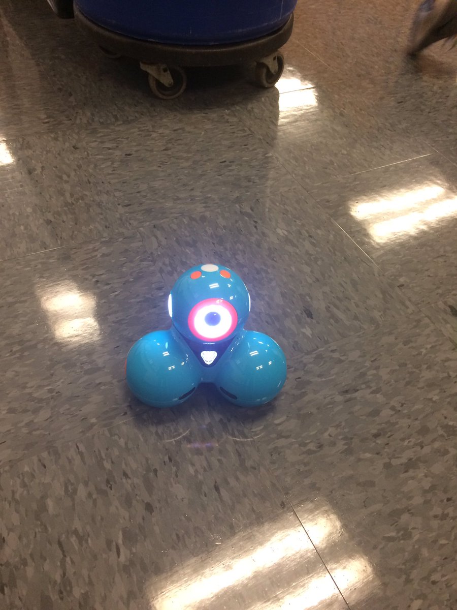 grayjeana's tweet photo. Meet DASH! FLMS Robotics class will be learning how to program him next week.@FLMSBraves #dashrobotics https://t.co/VDmd4lMXbK