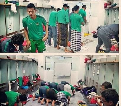 Saat turun minum  #DiRuangGantiTimnas 😄