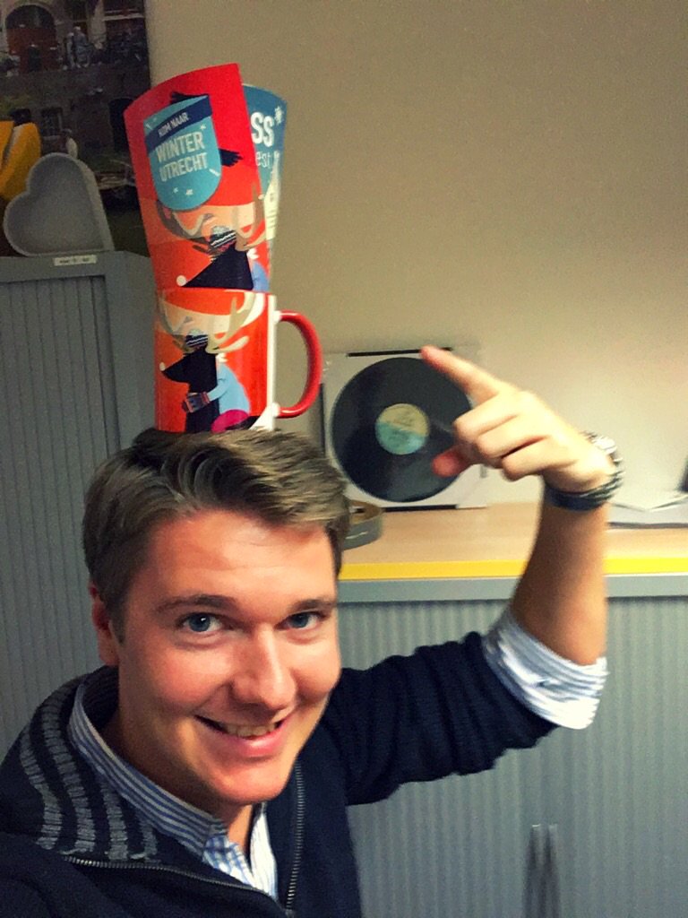Loinders's tweet photo. Ja hoor, ik ben klaar voor @WinterUtrecht met deze briljante mok. Lekker op z'n #Utrechts chocomelk drinken! https://t.co/kNb5CtEIFY