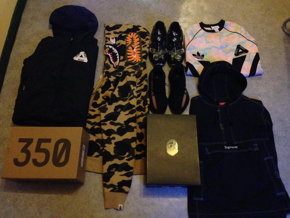 KevinRLau's tweet photo. Voila ce qu'on a cop durant ce mois de Décembre, manque des CDG x Converse https://t.co/fen9ui945L