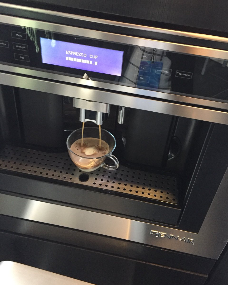 mstudio_id's tweet photo. One of my favs at #jennair! Not a big #coffee fan, but ❤️me some cafe affogato, with homemade vanilla🍦 #designbiz #fergusonfirstlook https://t.co/yIDrnNVWlL