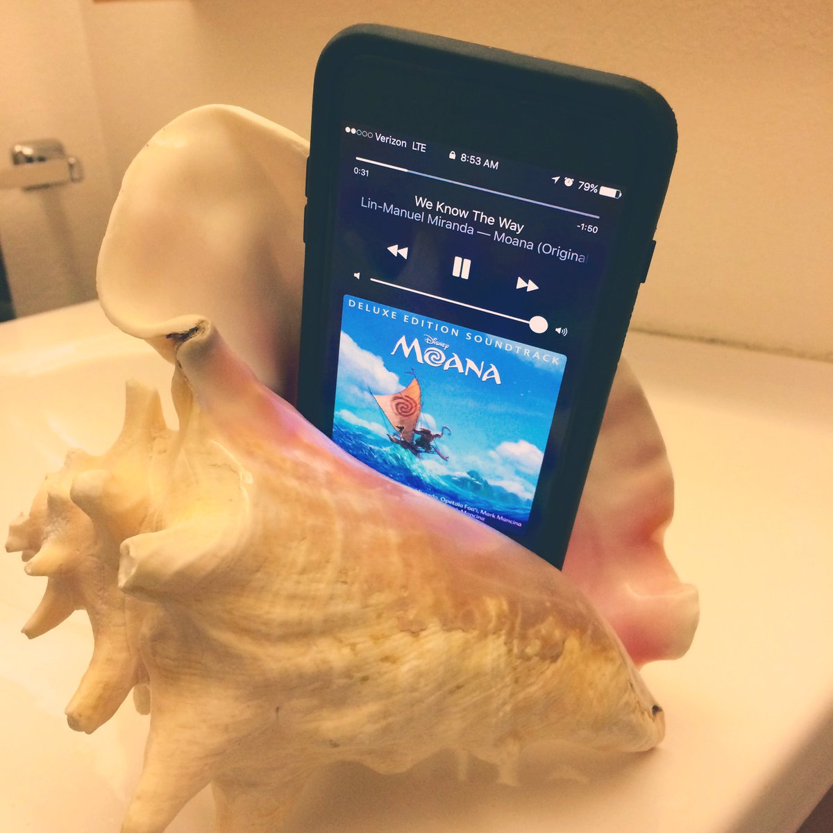 zavafilms's tweet photo. Found #inspiration this morning with this #natural speaker 🐚 for #WeKnowTheWay from @DisneyMoana ⛵️! Thanks to @Lin_Manuel and Co. 🎶 https://t.co/Rqwiur7hKr