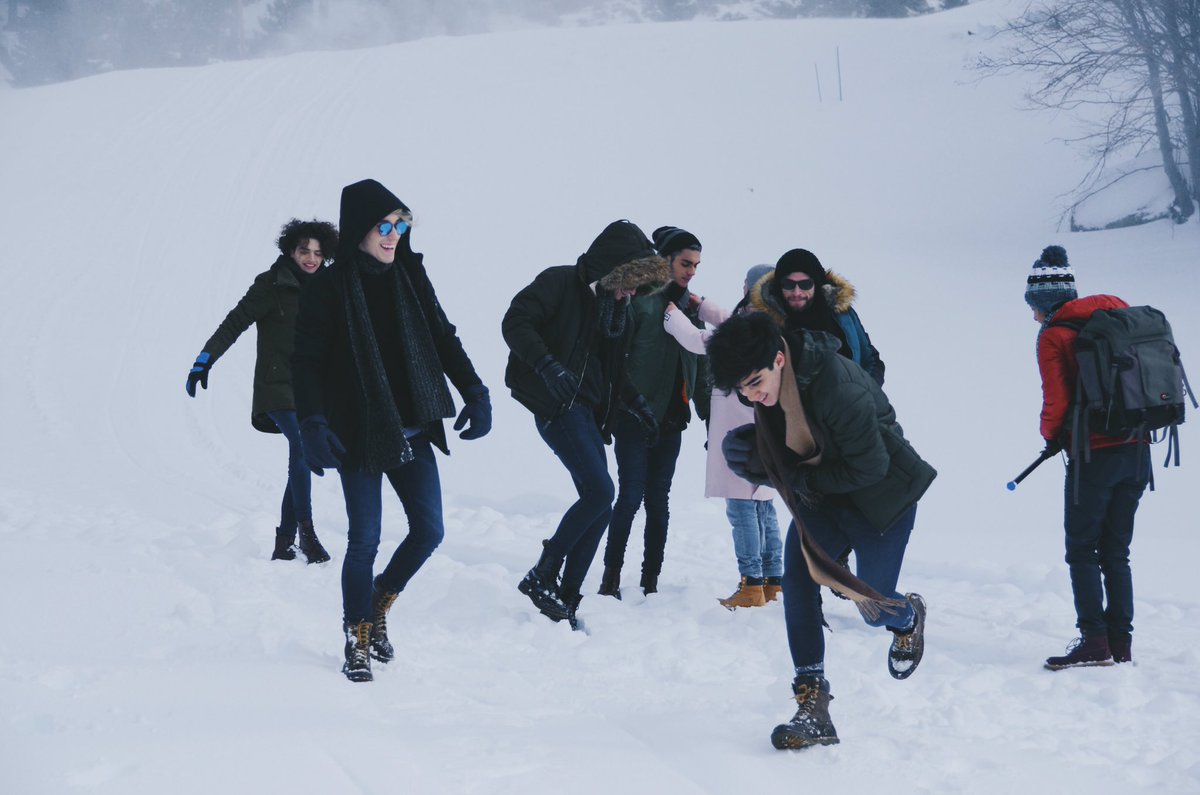 iconentmt's tweet photo. Ayer @CD9 estuvo en Diamond Peak realizando una divertida sesión de fotos para @EstiloDF #NVconEstiloDF https://t.co/IEwJBa2hWy