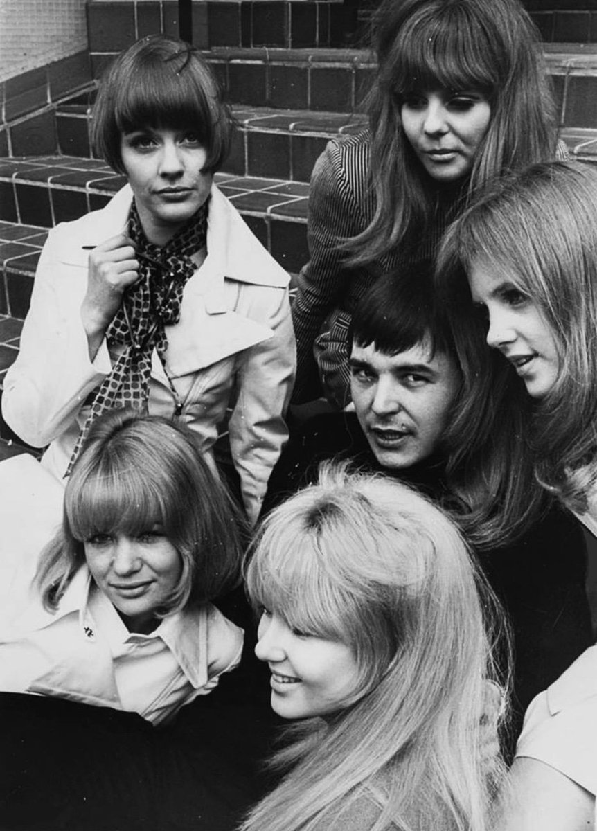 The cast of #HereWeGoRoundTheMulberryBush
#AngelaScoular #SheilaWhite  #VanessaHoward #AdriennePosta
#JudyGeeson & #BarryEvans
London 1967