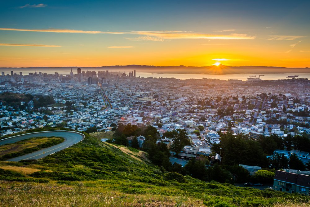 flyfromBKG's tweet photo. Sunrise view from Twin Peaks, in San Francisco, California. https://t.co/dV0dgDDRLe #cheapflights https://t.co/PaKVUO3H4v