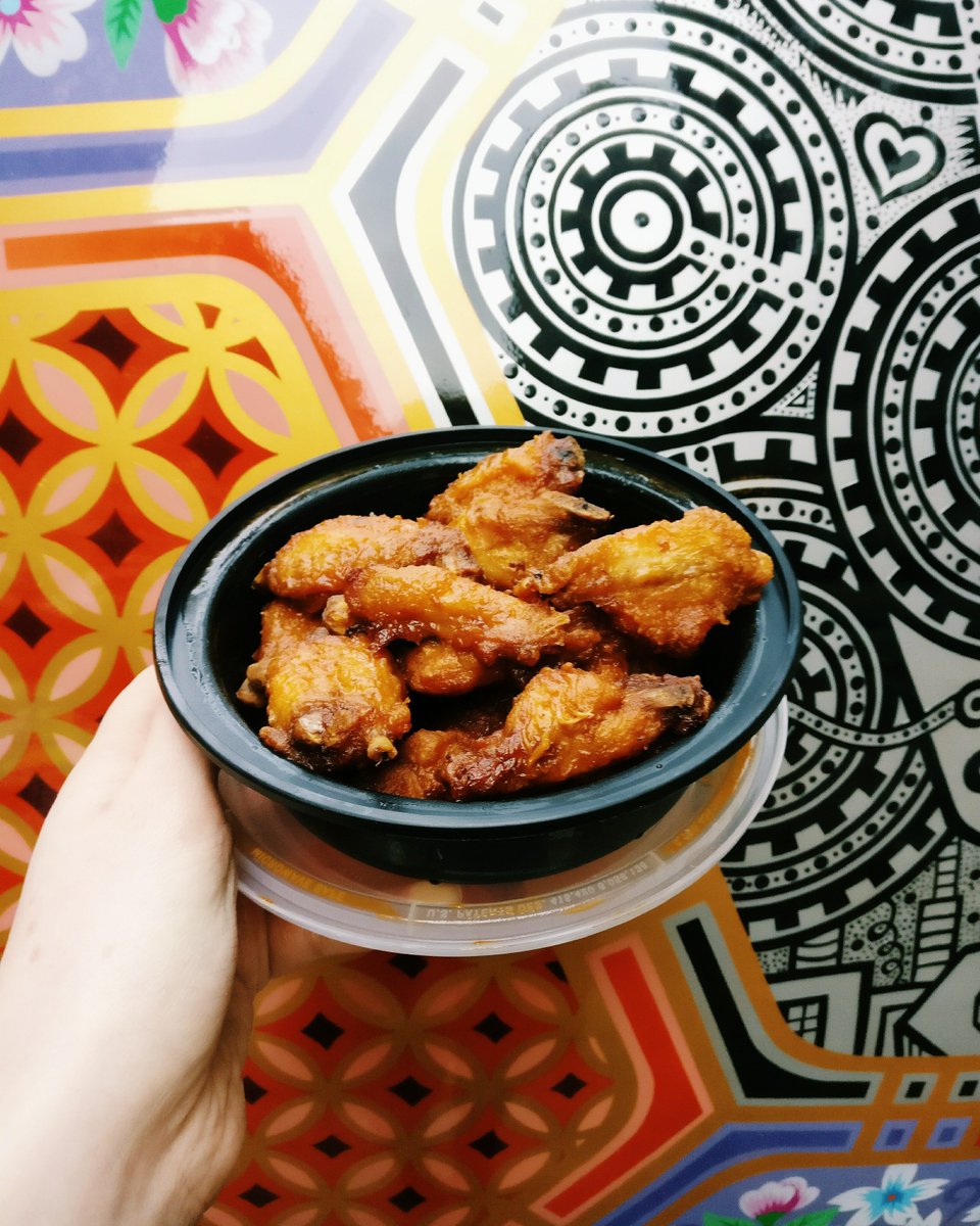 buffalo2go's tweet image. Tomorrow is the last day to get your #Buffalo2go from 1369 Broadway. Grab some wings from the pop-up shop while you can! #NYCeats #nyc