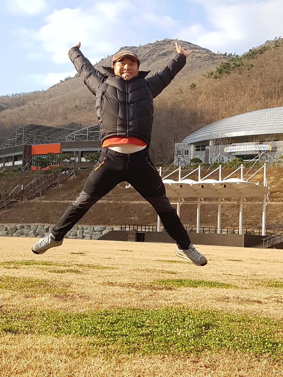 yftZ's tweet photo. 비상~~~^ https://t.co/tr1h49hkmc