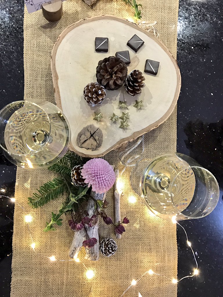 QuentinLafon's tweet photo. Association chocolat & vins avec @DisMoiNicolas 🍷🍫 #clubdesvins #dismoinicolas https://t.co/QEosmlaXEo