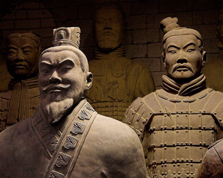 itsliverpool's tweet photo. Be on guard. China's #TerracottaWarriors come to #Liverpool! Here's 10 incredible facts > https://t.co/PGSwjtBNRh 🏹🏹🏹#itsliverpool https://t.co/GRjGeX0o1i