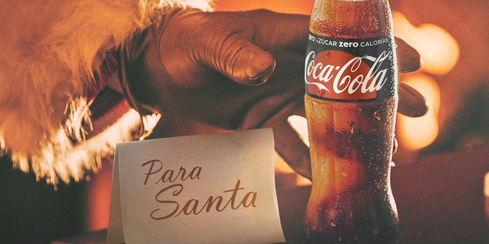 CocaColaMx's tweet photo. #SienteElSabor y ayuda a Santa a sorprender a quien hace la Navidad especial para ti. Aquí los detalles: https://t.co/LAYeJKnVjh https://t.co/cGrVuBX0nT