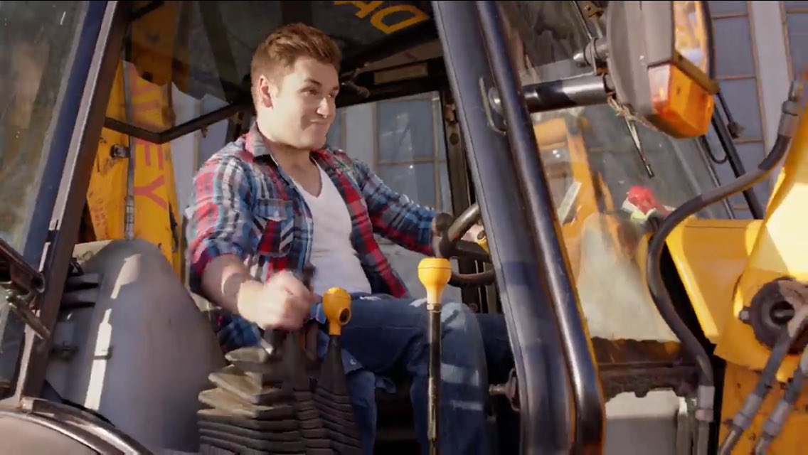 RB04471121's tweet photo. @OliWhiteTV #YouTubeRewind https://t.co/i9pB1NfDUZ