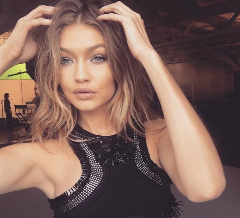 PinkBoutiqueUK's tweet photo. How beautiful is Gigi Hadid?! 😍 https://t.co/BSpc1CLU2j
