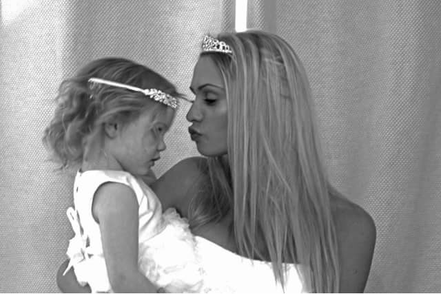 taliamiaoatway's tweet image. #photoshoot #wedding #modelsforaday #love #daughter #photography ❤️❤️🙏