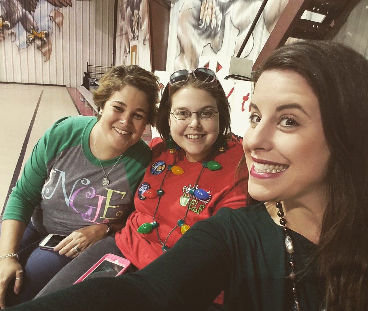 ChelseaAustin19's tweet image. Christmas at work requires selfies
