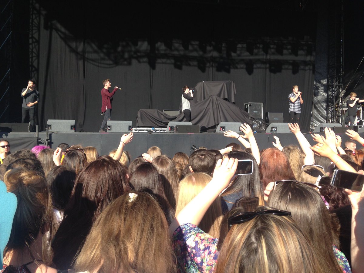 annieoliviax's tweet photo. #ThankYouHomeTown #HomeTownMemories #HT30SecondCover https://t.co/y8vnKj7nBC