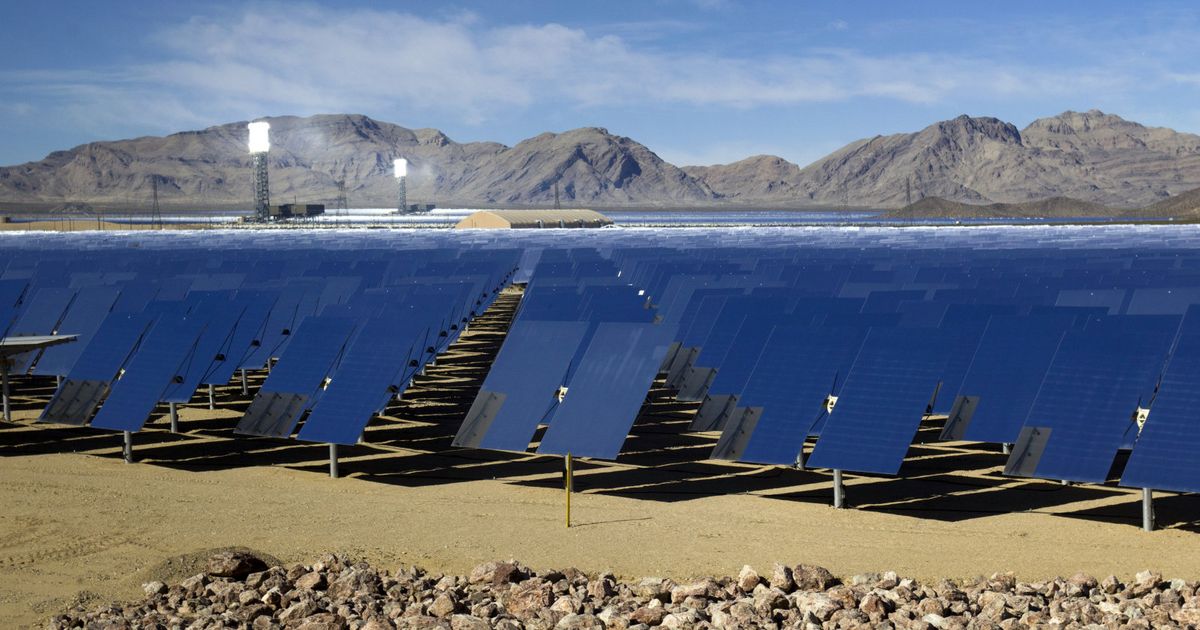 ontechuk's tweet image. Google expects to run solely on renewable energy in 2017 engadget.com/2016/12/06/goo…