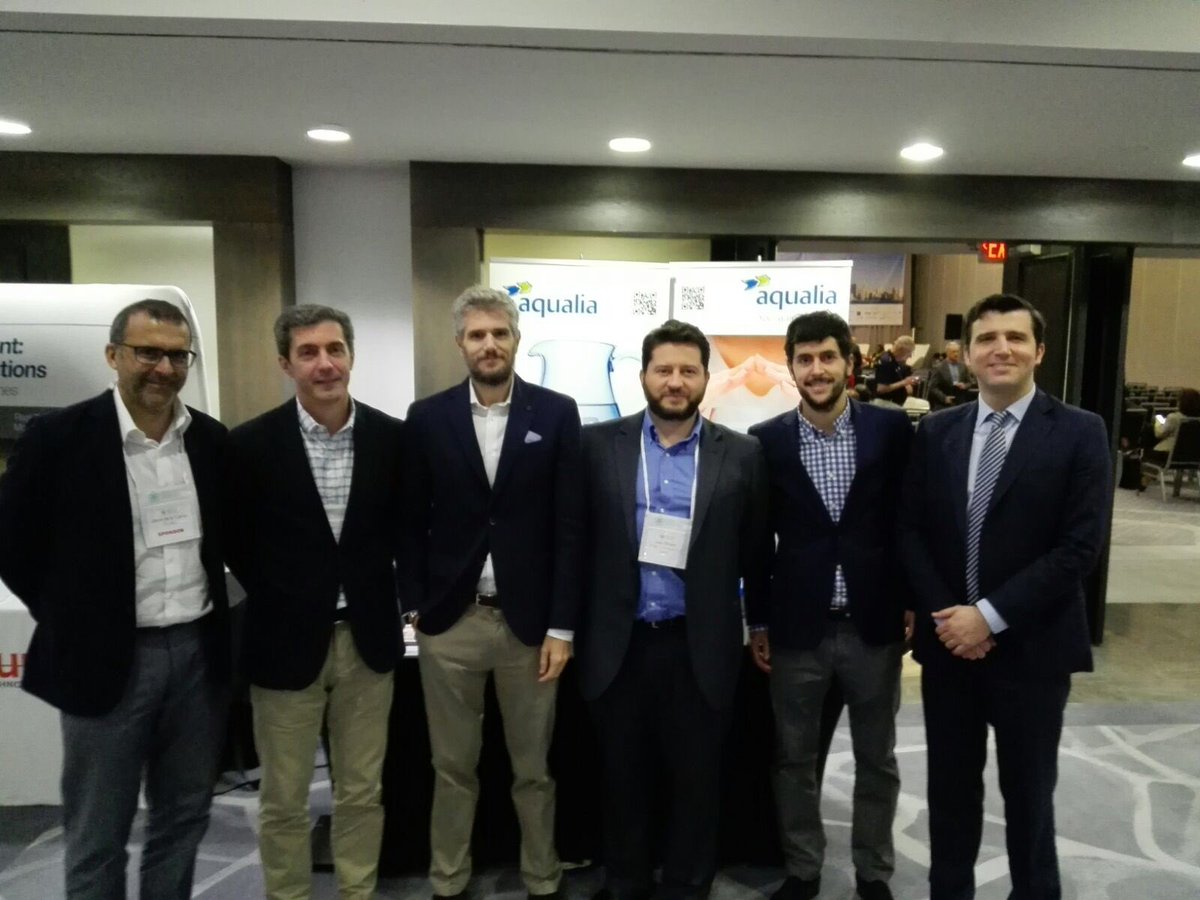 ICEXChicago's tweet photo. La delegación de @ICEXChicago se reúne con @FCCAqualia en la American Water Summit, en Miami #AWS2016 https://t.co/b4pYTnV0xs