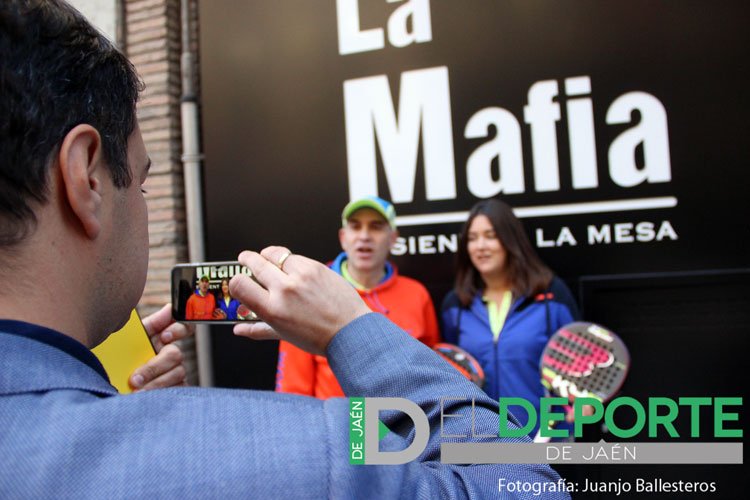 eldeportedejaen's tweet photo. Presentado el Master Circuito Bullpadel-Aspadel Jaén en @LaMafiaJaen, donde se ha realizado el sorteo de los grupos: https://t.co/Q4RUpyWTWS https://t.co/YCARHkCVbj