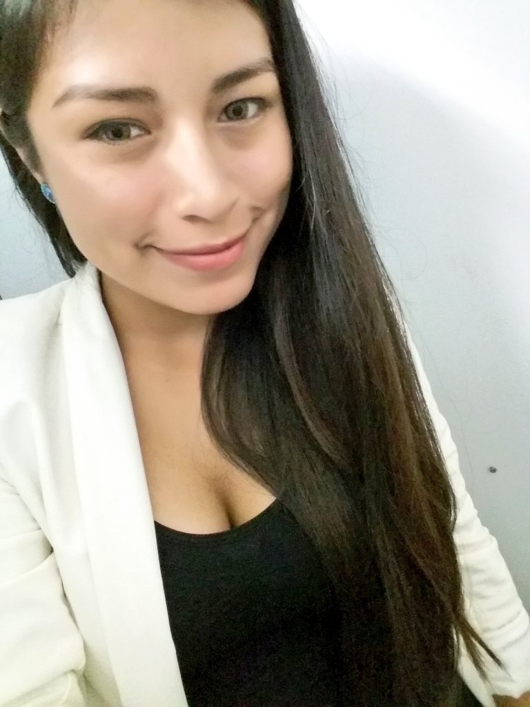 27Bre's tweet photo. Último dia de clases ! https://t.co/CqjysXxKd4