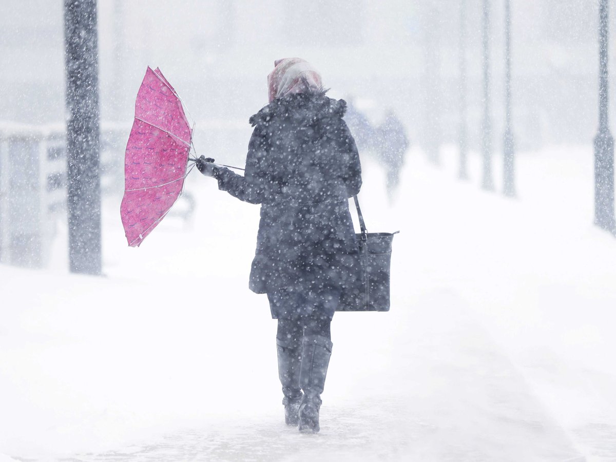 604Now's tweet photo. Environment Canada has issued a warning for another snowfall &amp; strong winds headed to metro #Vancouver https://t.co/IZYv5HxJFZ https://t.co/FFEhhifO0R