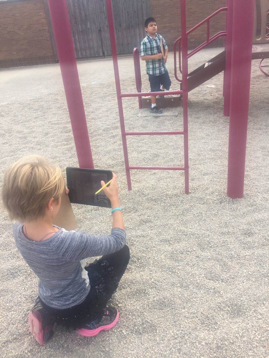 _MrsGrillo's tweet image. 3rd graders can find arrays in the real world! #connections