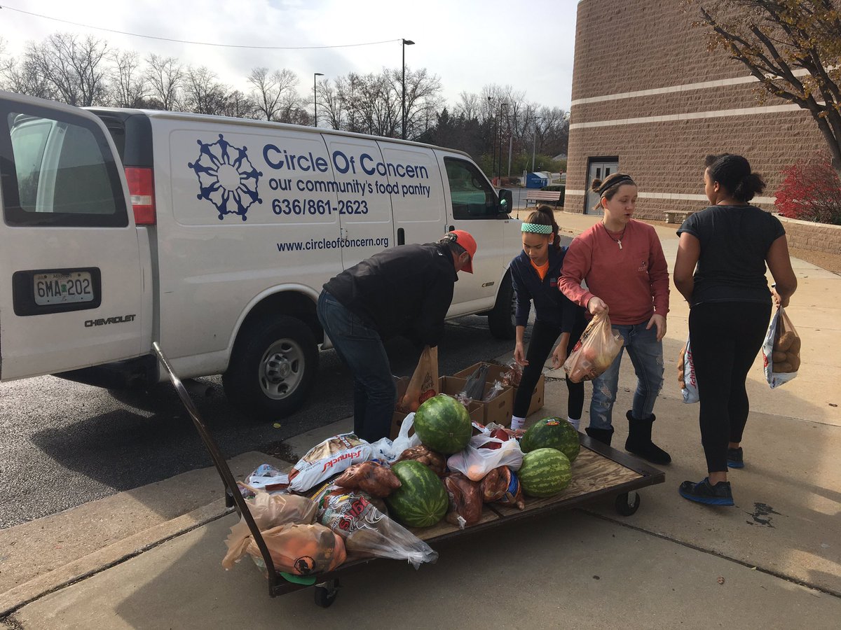 Day 3 of fresh food drive and already have over 700 lbs donated!  <a href="/ParkwaySchools/">Parkway Schools</a> #ParkwayCares