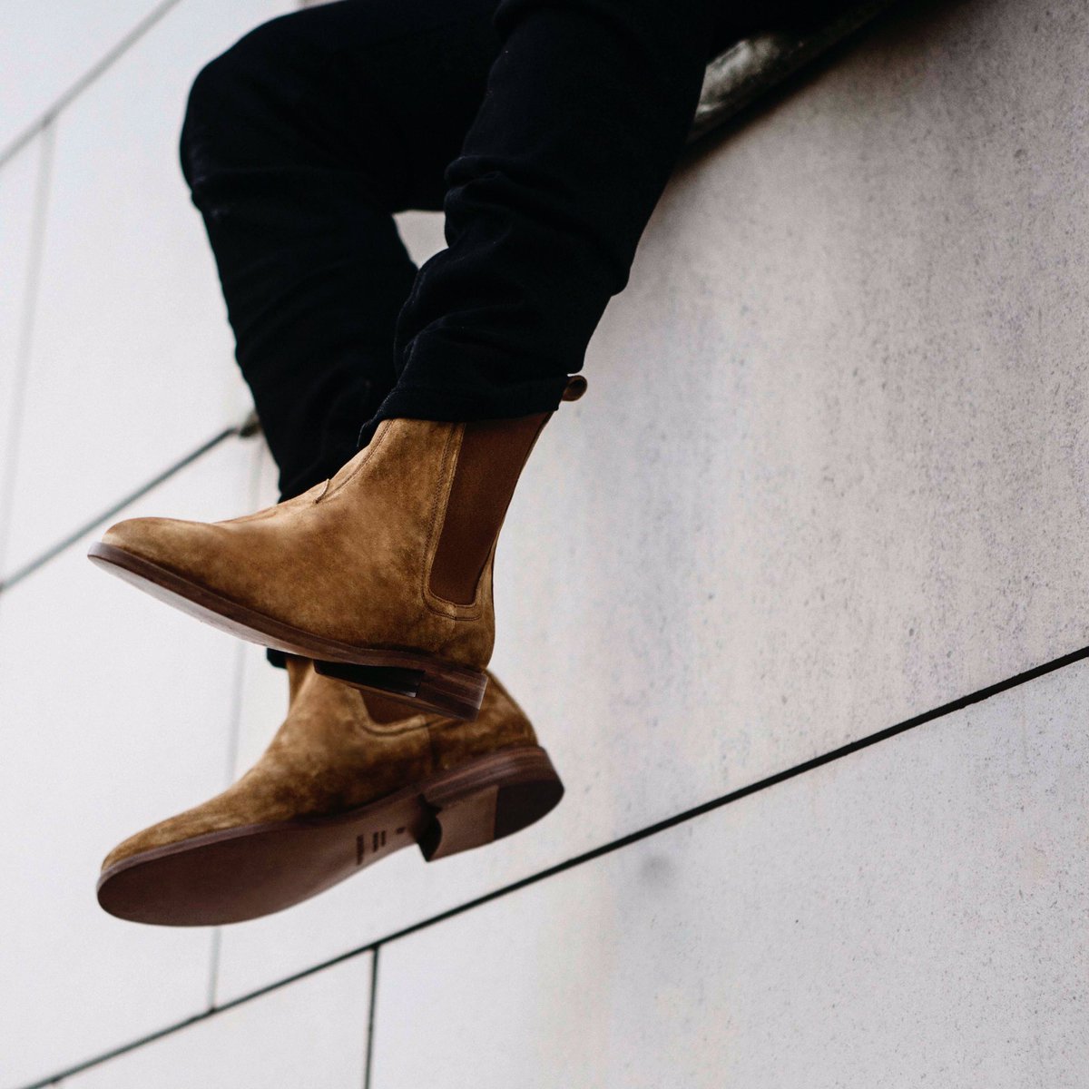 caramel chelsea boots