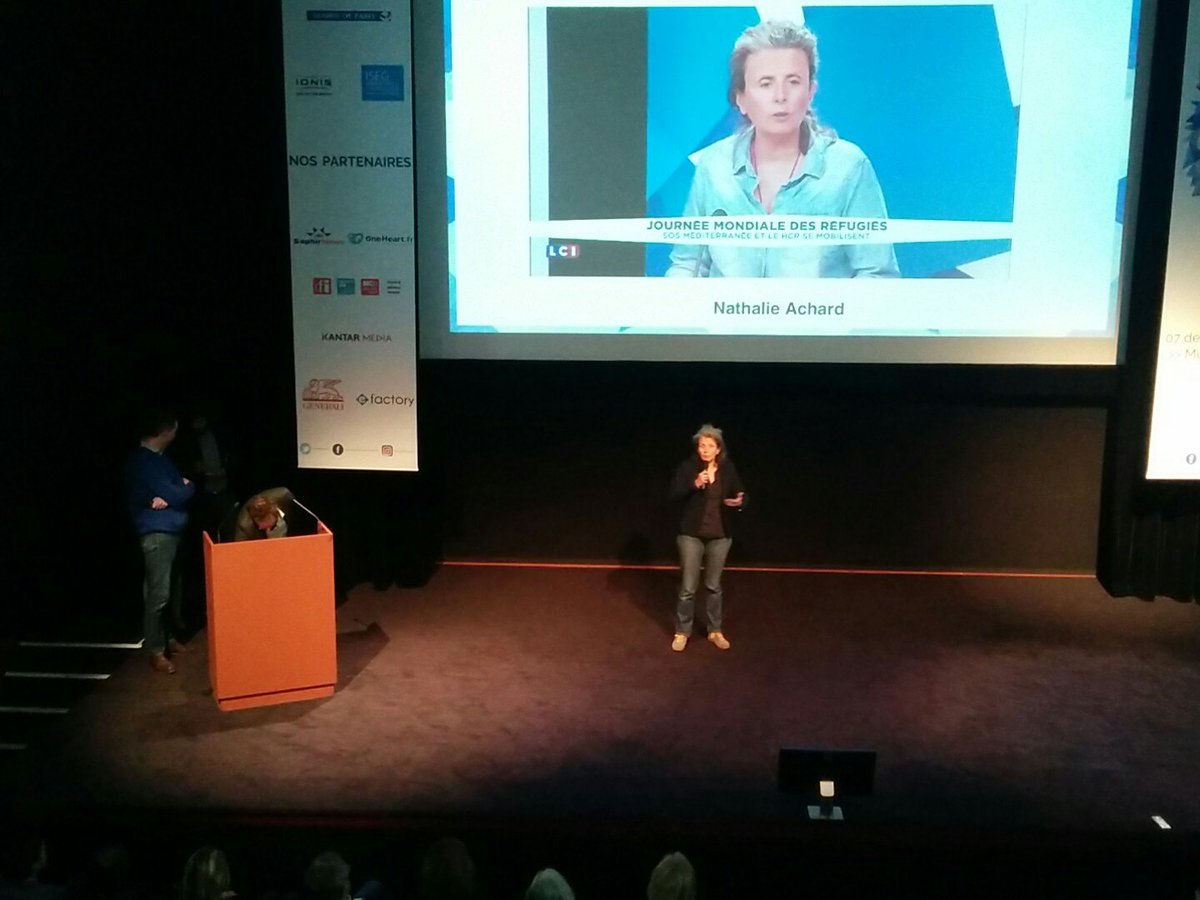 OneHeartCom's tweet photo. + experts, + exigeants : les #citoyens ont changé, les règles de la #communication #solidaire aussi #CSF2016 https://t.co/niCBx4rhcP