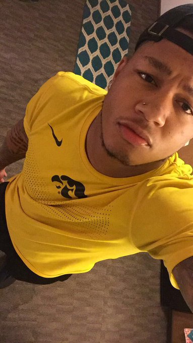 Watch Suge Knight's leaked NSFW photo on TwXstars