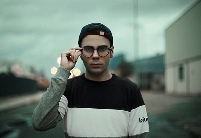 Diciembre es época de regalar y nosotros os mandamos la ropa por toda España sin gastos de envío. Porque sí. ¿A qué esperas?