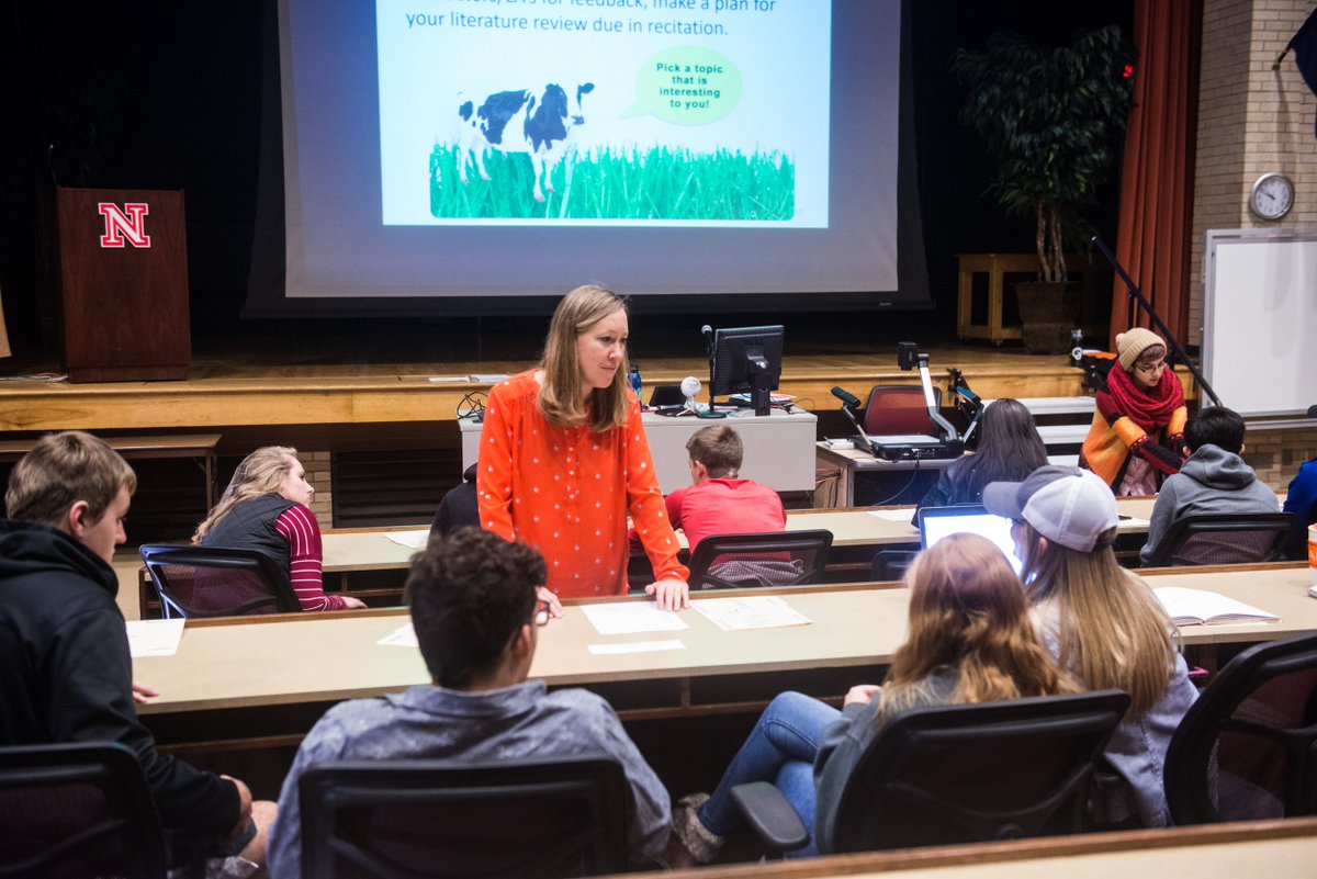 UNL_IANR's tweet photo. Introductory @UNL_CASNR course helps students make decisions using science https://t.co/nhNUPDxFlT #UNL #IANRSciLit @JennyDauer https://t.co/kXuGKcrzXX