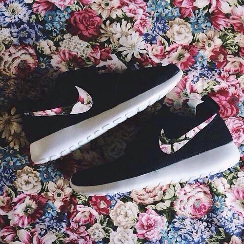 HighOffNike's tweet photo. Floral🌸💐🌷 https://t.co/MwzeZ6gp5V