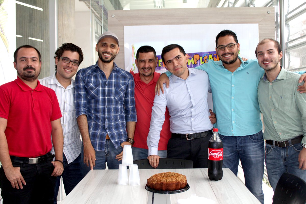 En el #CIDT celebramos el #Cumpleaños de uno de nuestros más antiguos miembros y pieza fundamental de nuestra gestión administrativa.