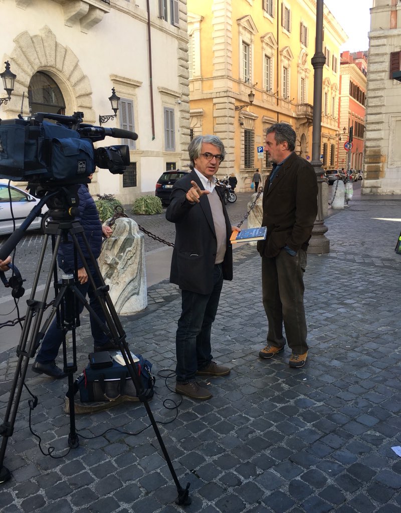 Domani a @piulibri2016 #AntonioManzini con <a href="/ScuolaLibrai/">Scuola Librai</a> non mancate!! <a href="/AldoAddis/">Aldo Addis</a> <a href="/illibraio/">Il Libraio</a> <a href="/Libreriamo/">Libreriamo</a> @casalettori #Orfanibianchi