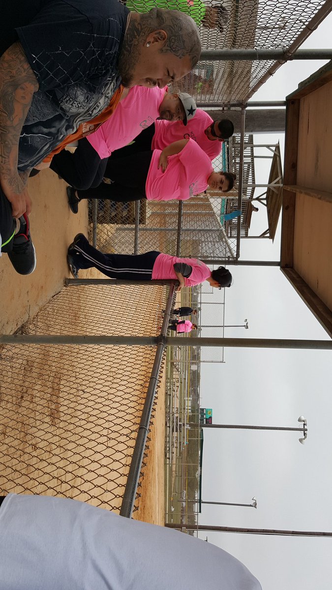 KimmeRamirez1's tweet photo. Team McAllen trying to take over! #onecheddars https://t.co/cVZxJcQ04m