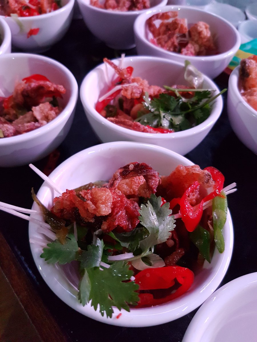 BoulevardEvents's tweet photo. Crispy soft shell crab with chilli, garlic, coriander and enoki mushroom. #thaichristmas @EventsMos tonight! https://t.co/IA8HVxxkOQ