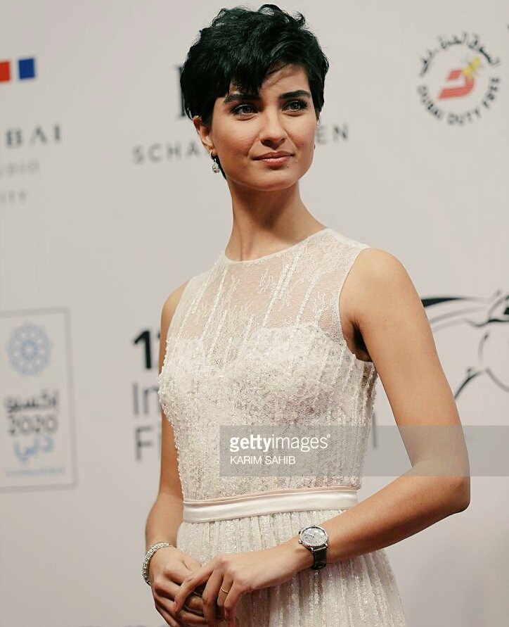 mamafihim's tweet photo. İnsanın saçlarını hiç uzatma diyesi geliyor 👌👍
#TubaBüyüküstün #TubaBuyukustun
#DIFF2015 #DIFF2016 https://t.co/Q1AnyQpekW