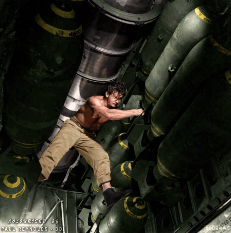 CzGfwwCW8AAJTYR.jpg:large