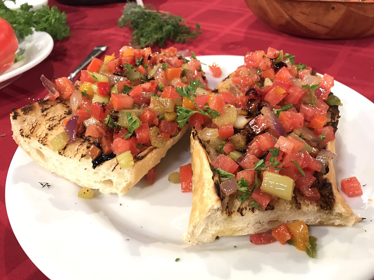 NewsJuan's tweet image. @FreshGrocer Tony Tantillo made bruschetta with a holiday flare today. For more @CBSLA -#KCAL9 #Christmas #Chanukah