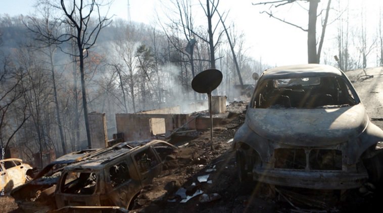 2 juveniles charged in East Tennessee wildfires that killed 14 bit.ly/2gDkufa https://t.co/3dNEIRFcJJ