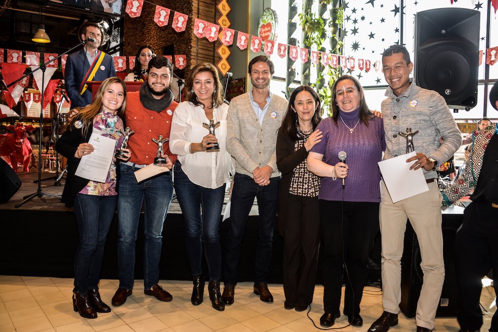 FelipeJaramill0's tweet photo. ¡GRACIAS equipo @PROCOLOMBIACO! por su talento, compromiso y pasión para trabajar por el país #SomosProColombia!!! https://t.co/SBo08SXWxq