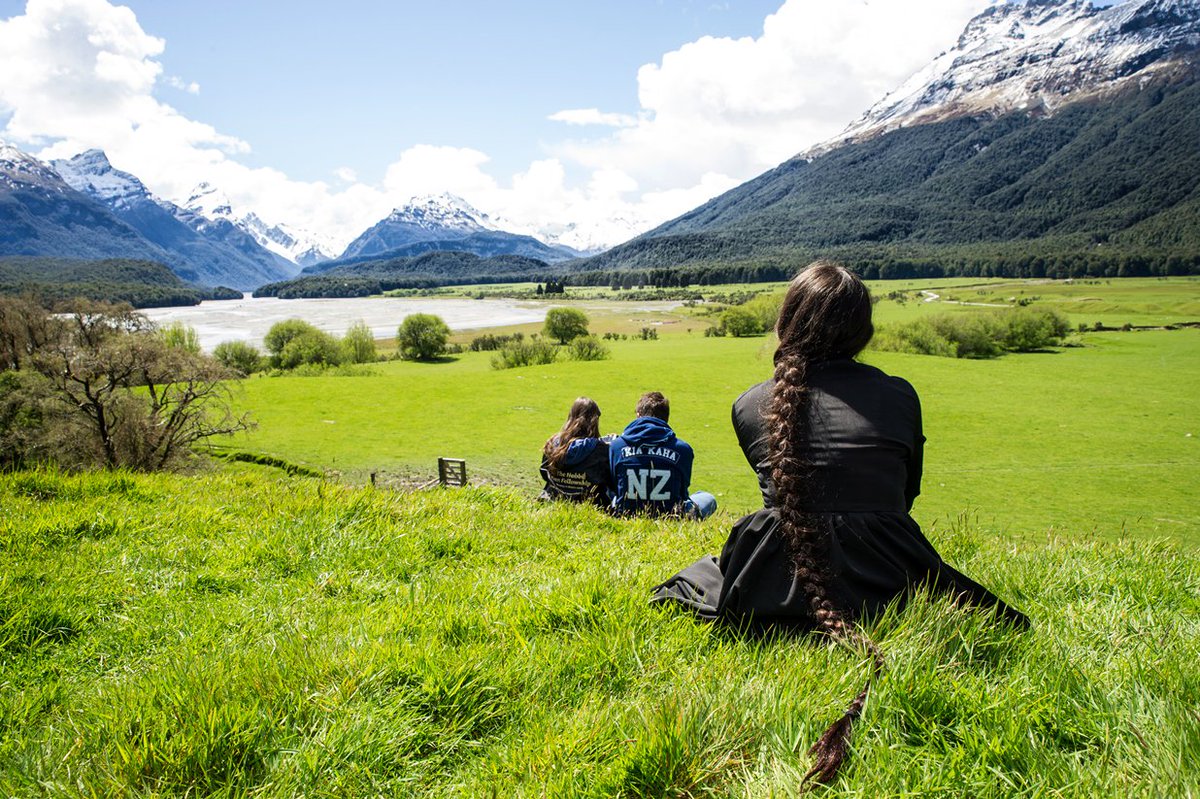 PureNewZealand's tweet photo. New Zealand. Best supporting country in a motion picture, 15 years and counting… #RealMiddleEarth https://t.co/pfMKUULY4E