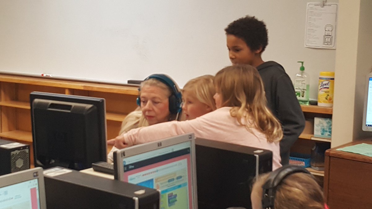 TiffSchembri's tweet photo. Mrs. Homer's 2nd grade class having a blast coding with Moana!
#CodeGSD2016 #GSDedTech https://t.co/VKynVyTleM