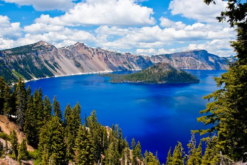 KIDS_DISCOVER's tweet photo. How a Volcano Became Our Deepest Lake https://t.co/VE943Xp78w https://t.co/bhud9GG8MW