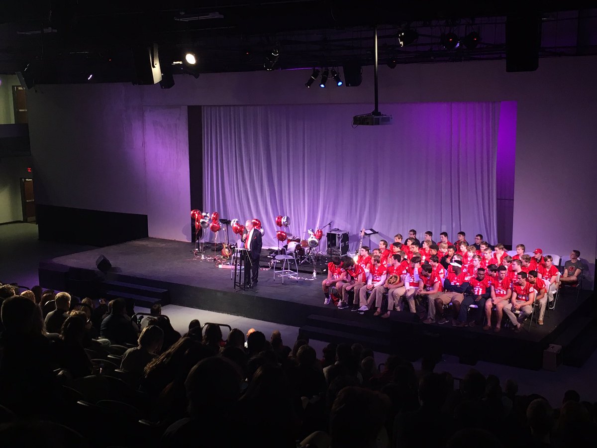 GoFaithLions's tweet photo. Mayor Tate addressing the families and players of the 2016 TAPPS Division II State Champions, the Grapevine Faith Lions! #GFCState16 https://t.co/rN1GOHbQ1x
