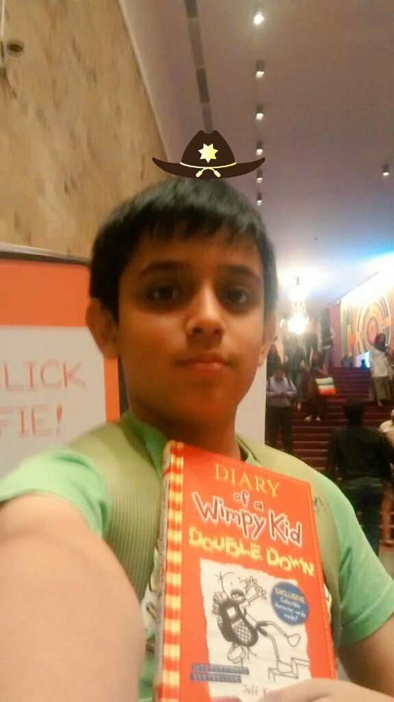 toral100's tweet photo. @wimpykid @PenguinIndia @landmarkstores #JeffKinneyInIndia #SelfieWithDoubleDown https://t.co/18ubMym7Tu