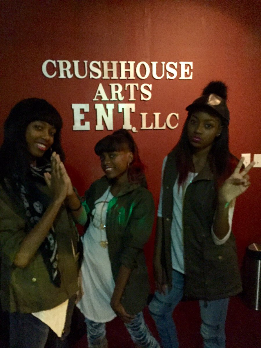 MAKOGirls's tweet photo. Our #currentsituation #MakoGirls #crushhouseartsent #Miccheckatl https://t.co/06q4PsO6tF