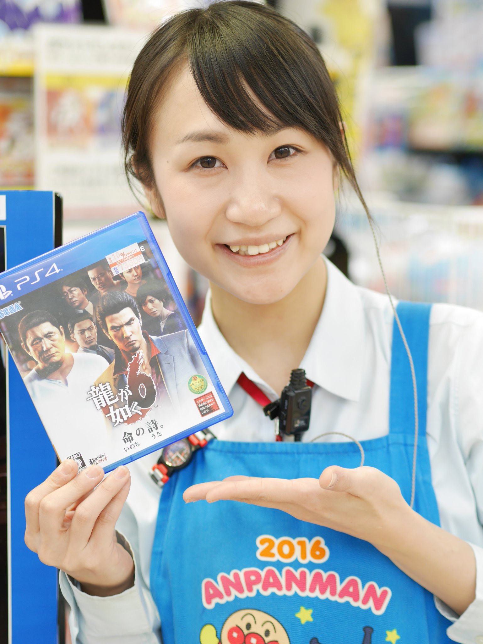 ビックロ ビックカメラ新宿東口店 6階 ゲームコーナー 本日12月8日 木 発売 Ps4用ソフト 龍が如く6 命の詩 シリーズ累計800万本を超える大ヒット作品 竜が如く の最新作 ついに登場 愛する者の幸せの為に 伝説の龍 が再び